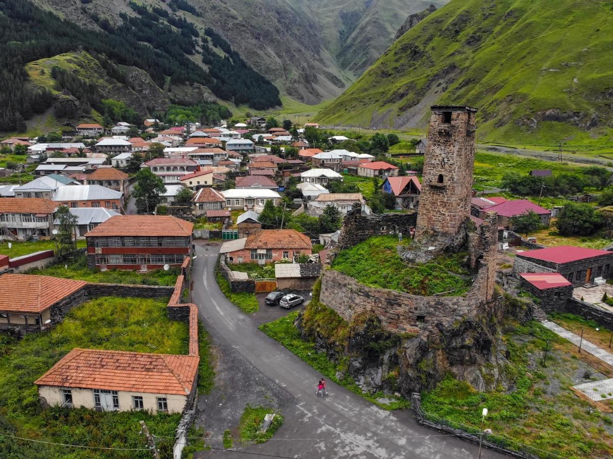 Sno Inn Kazbegi Exterior foto