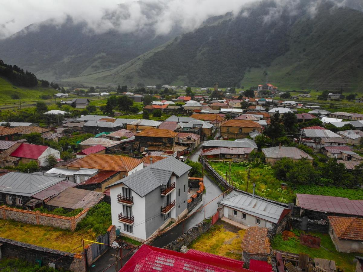 Sno Inn Kazbegi Exterior foto