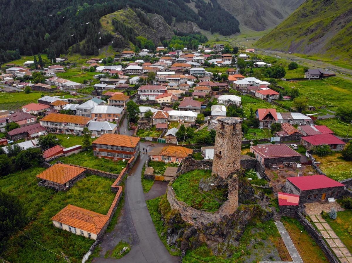 Sno Inn Kazbegi Exterior foto